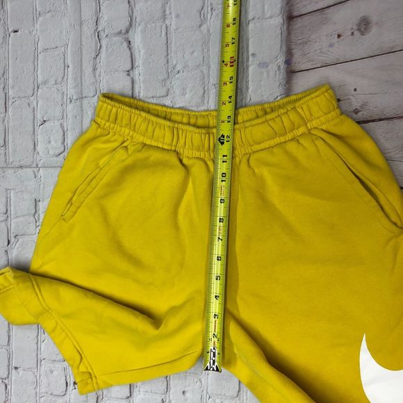 Nike Men Sweat Shorts Size Small Yellow Cotton Blend Big Logo Preppy M124 -7 - Picture 4 of 15